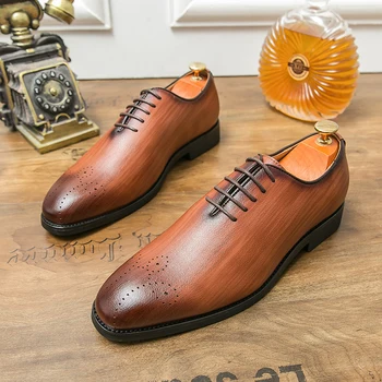 Классическая мужская обувь из кожи Оксфорд в деловом стиле с перфорацией типа 